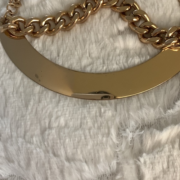 Bar‎ necklace.Very nice piece.Like new.Gold tone - Picture 4 of 6